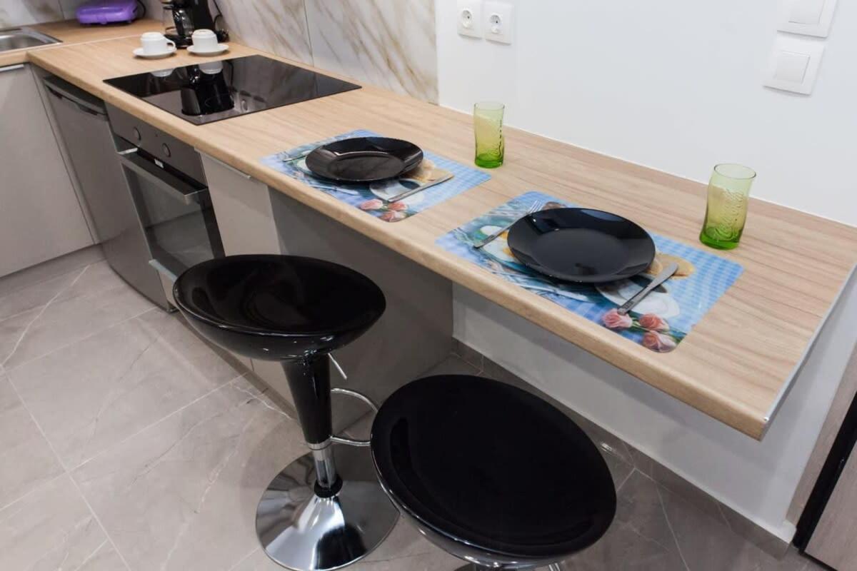 Brand New Urban Getaway Next To Megaro Mousikis Apartman Athén Kültér fotó